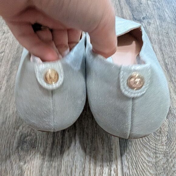 Taryn Rose Women's Faye Silver Leather  Slip On Point Toe Loafer Flats - Picture 3 of 4